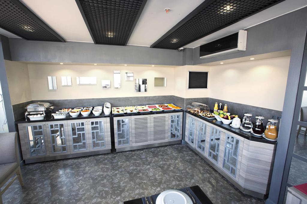 Otel Akoni 3*