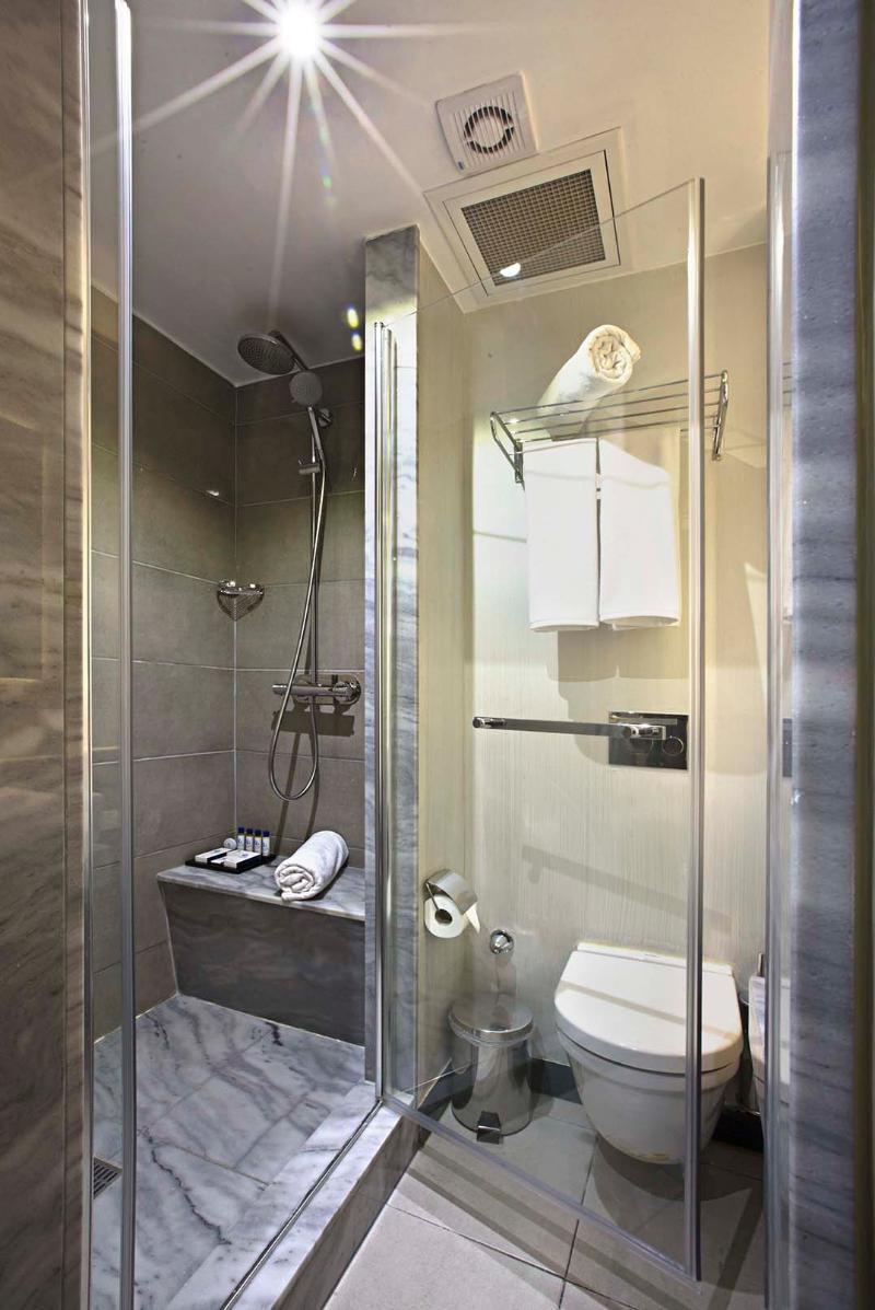 Otel Akoni 3*